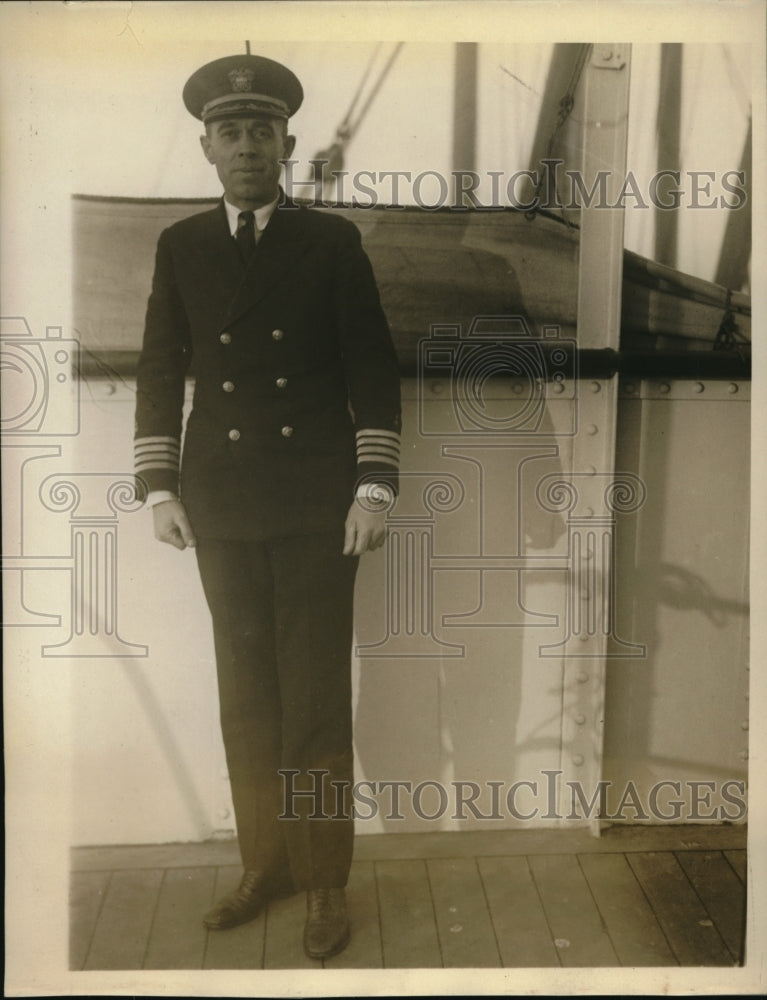 1927 Press Photo NYC Captain TP Taylor of freighter Tampa