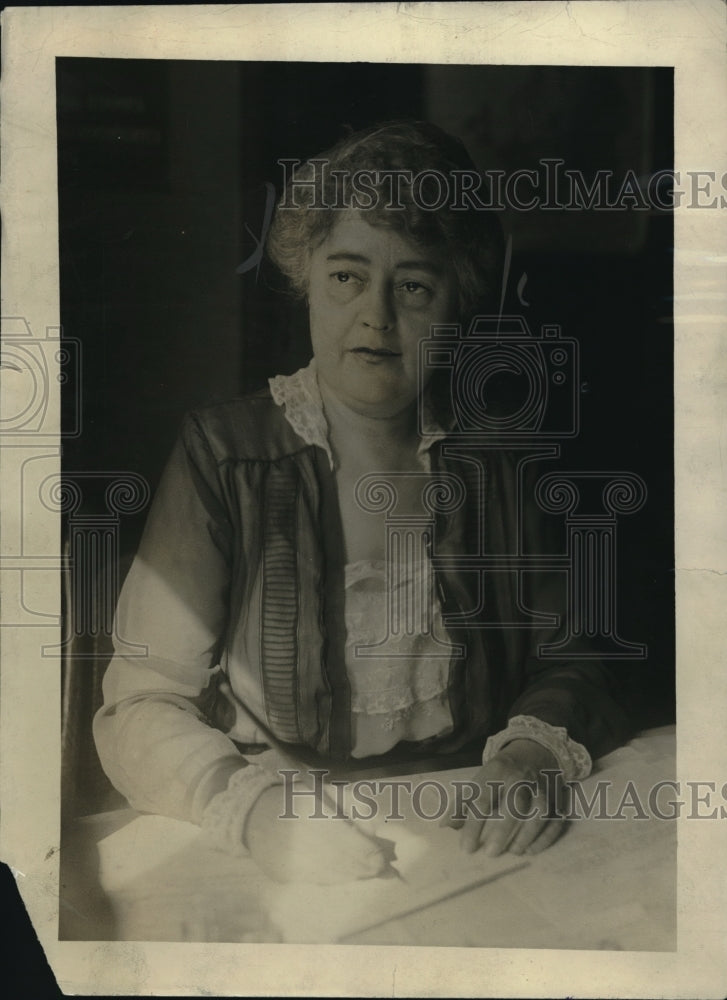 1920 Press Photo Mrs. grace Bartlett, assistant director Saving Division