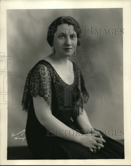 1930 Press Photo Opera singer Lois Johnston to perform