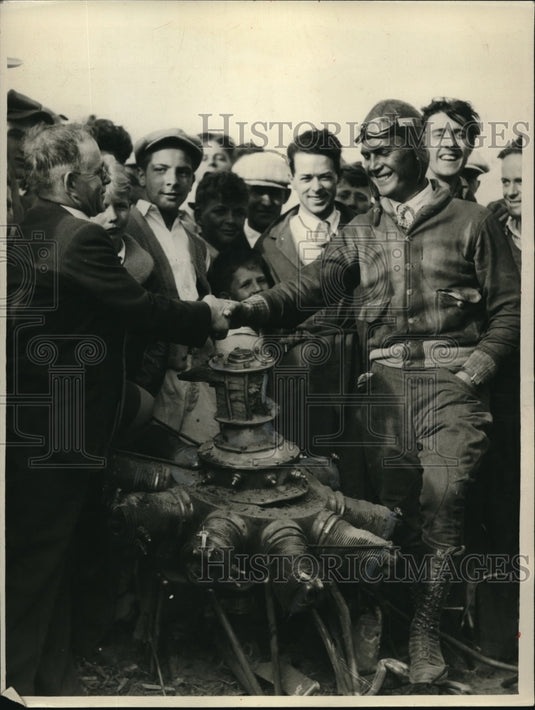 1929 Press Photo Joaquin Abreu & Reed Vowles With Dropped Plane Parts