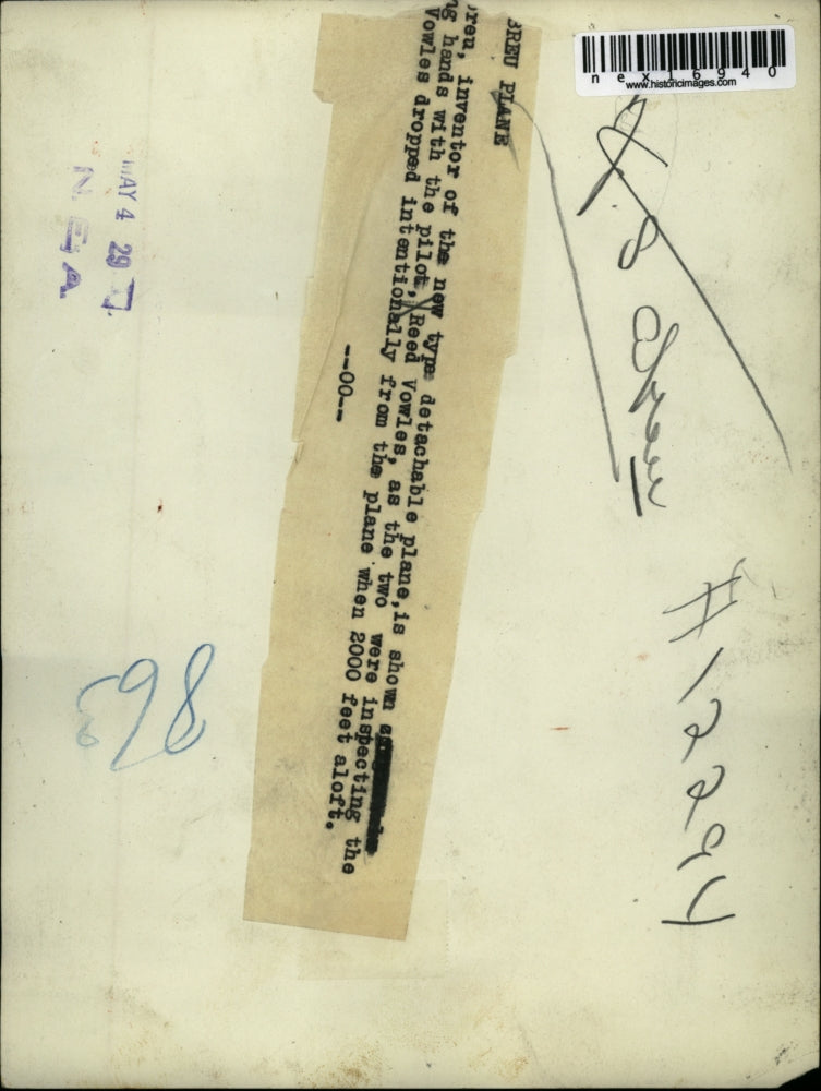 1929 Press Photo Joaquin Abreu & Reed Vowles With Dropped Plane Parts