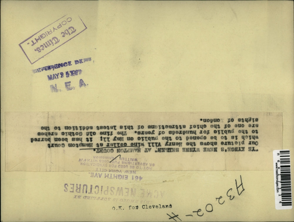 1927 Press Photo Hampton Court & Henry VIII wine cellar