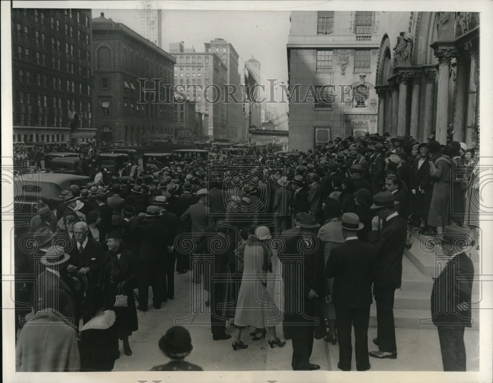 1932 Press Photo Funeral Service Crowds Darwin P. Kingsley, St. Bartholomew's