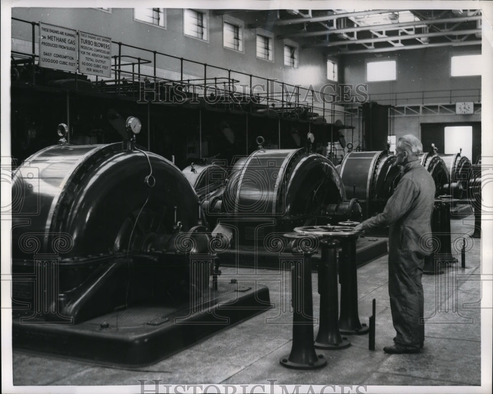 1957 Press Photo Isleworth Sewage Works new compressor engines