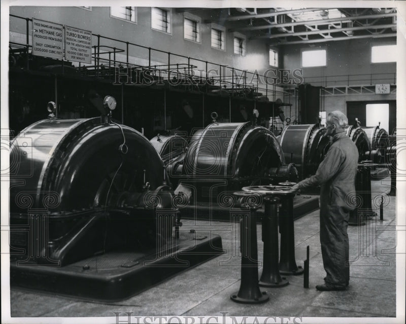 Load image into Gallery viewer, 1957 Press Photo Isleworth Sewage Works new compressor engines

