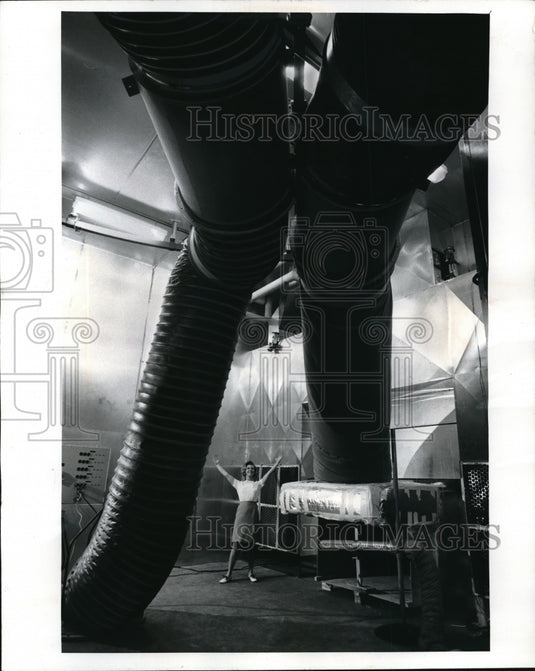 1969 Press Photo Westinghouse Air Conditioning Air Ducts in Test Room Virginia