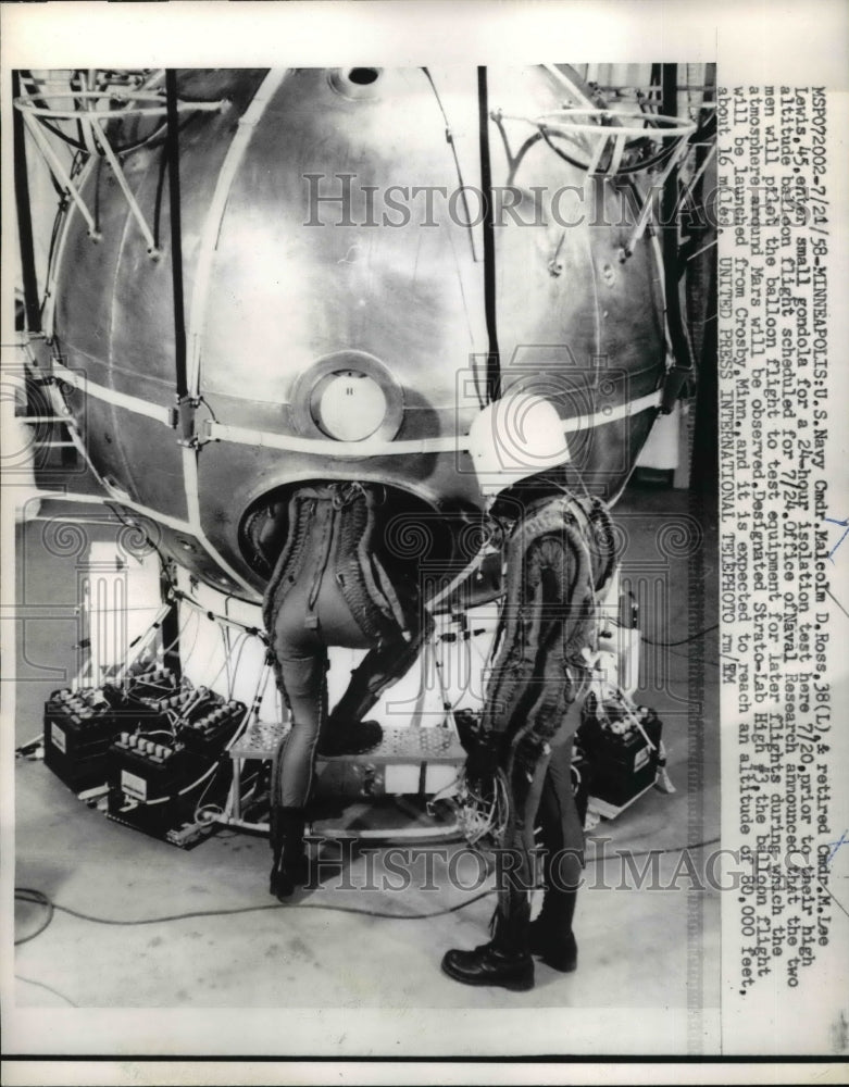 1958 Press Photo Minneapolis MN Navy Cmdr MD Ross, ML Lewis for balloon altitude