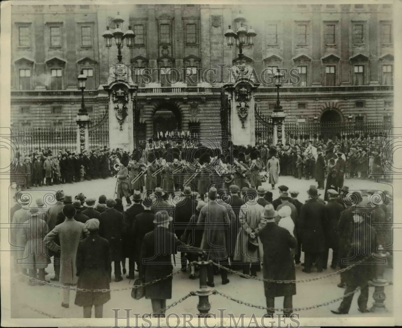 Load image into Gallery viewer, 1928 Press Photo Band of Brigade of Guards at Buckingham Palace London
