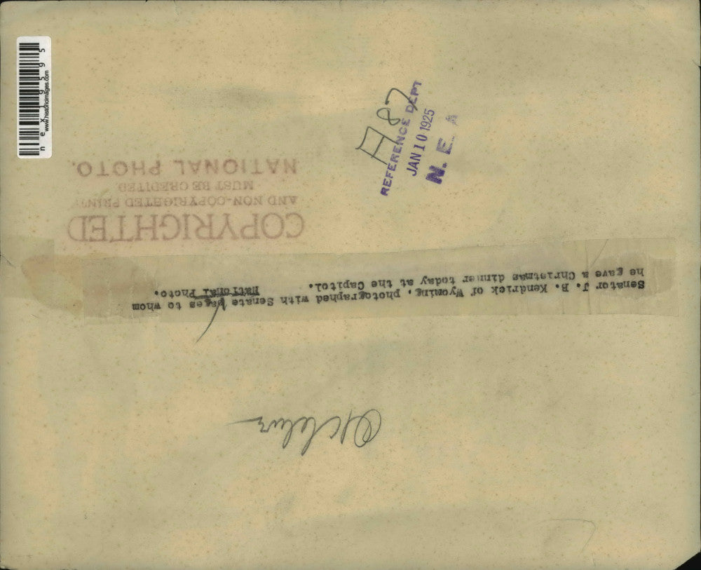 1925 Press Photo Senator JB Kendrick of Wyoming poses with Senate pages