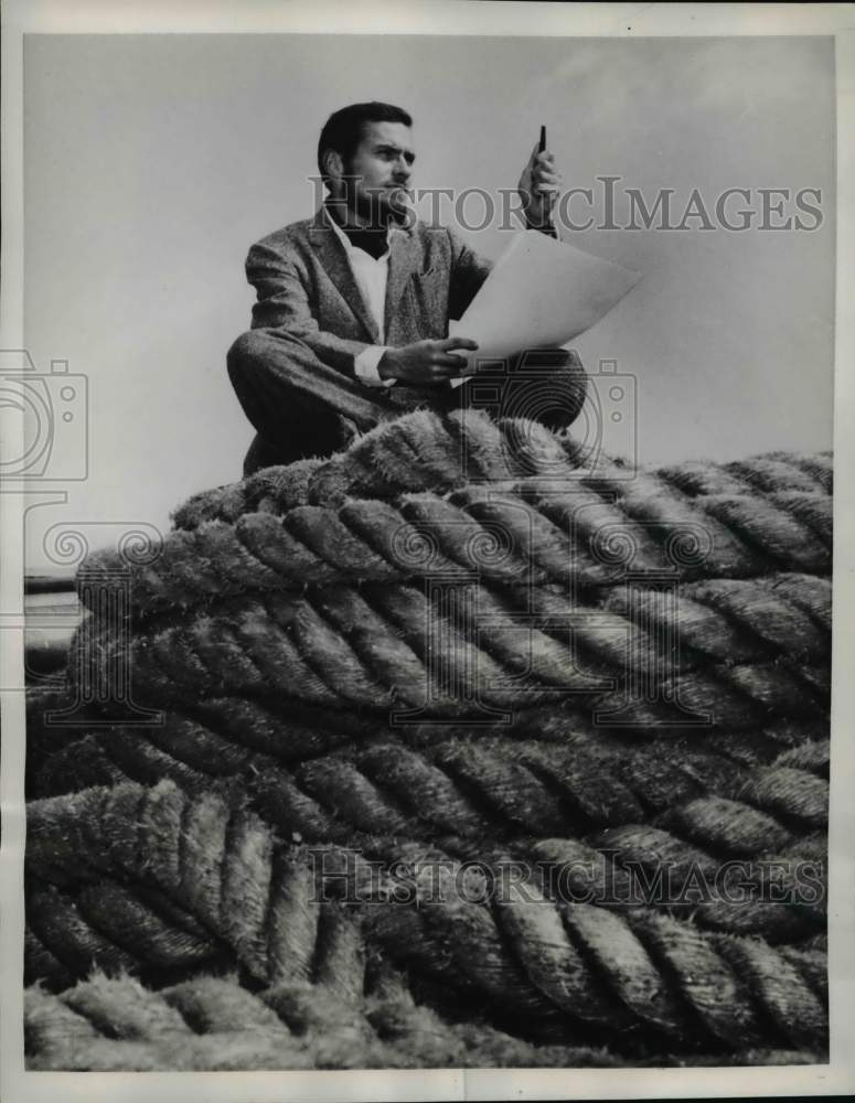 1960 Press Photo William Hemp completes a 21 month trip around the world