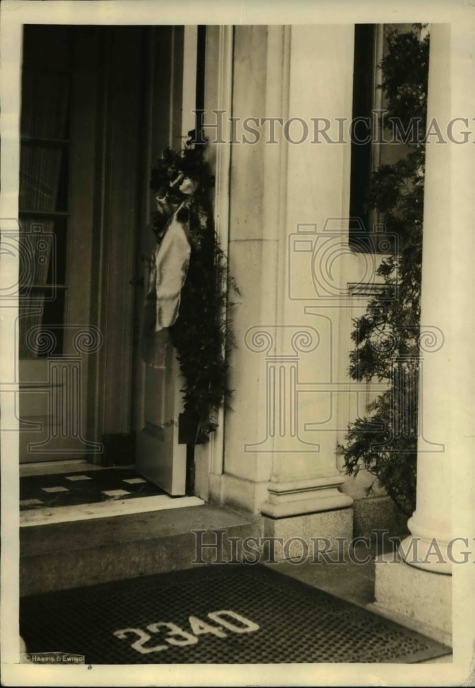 1924 Press Photo Wreaths at 2340 S street for ex President Coolidge funeral