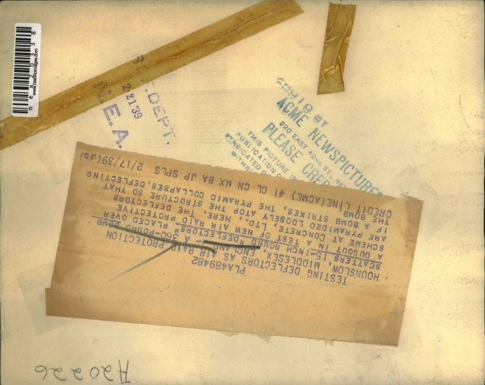 1939 Press Photo Air Raid Protecttion England Bomb Scatters 15 inch Round Deflec