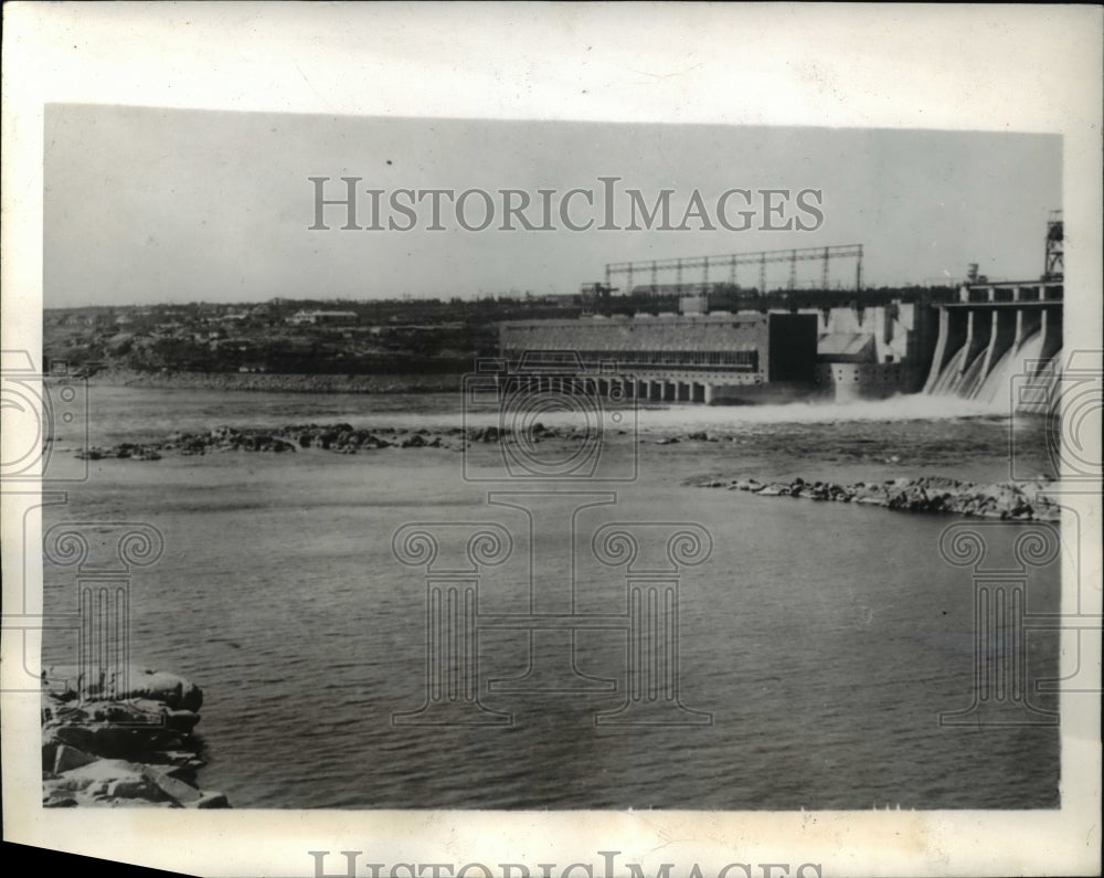 1941 Press Photo Dneporstro Power Plant Russia Defend German Attackers- Historic Images