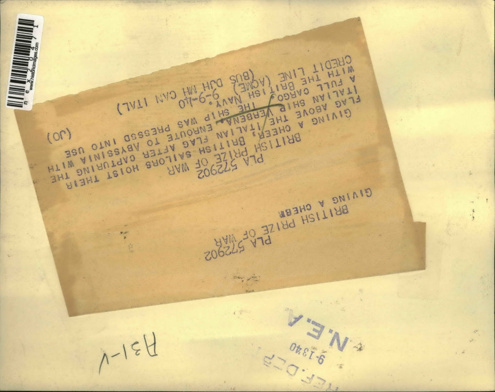 1940 Press Photo Italian ship Verbena sailors captured by British