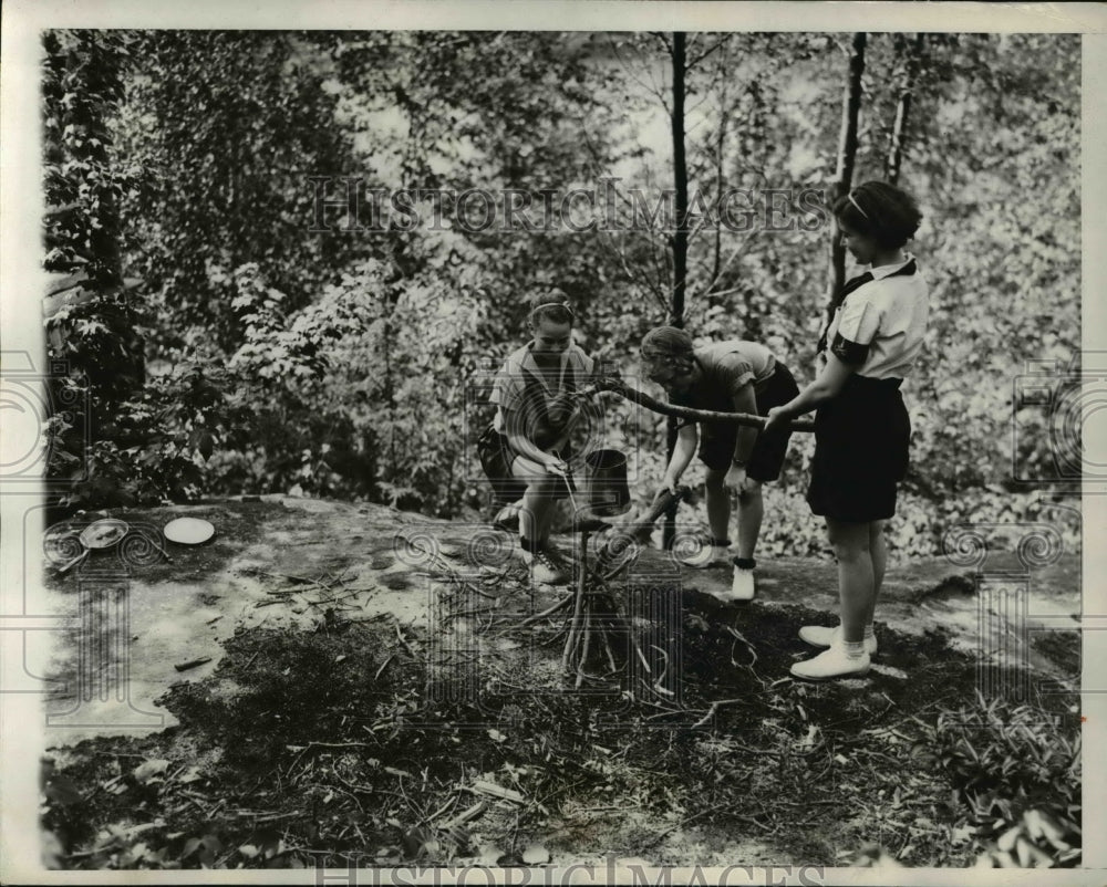1933 Press Photo Camp Fire girls E Moore,B Carr, O Siegel in NY