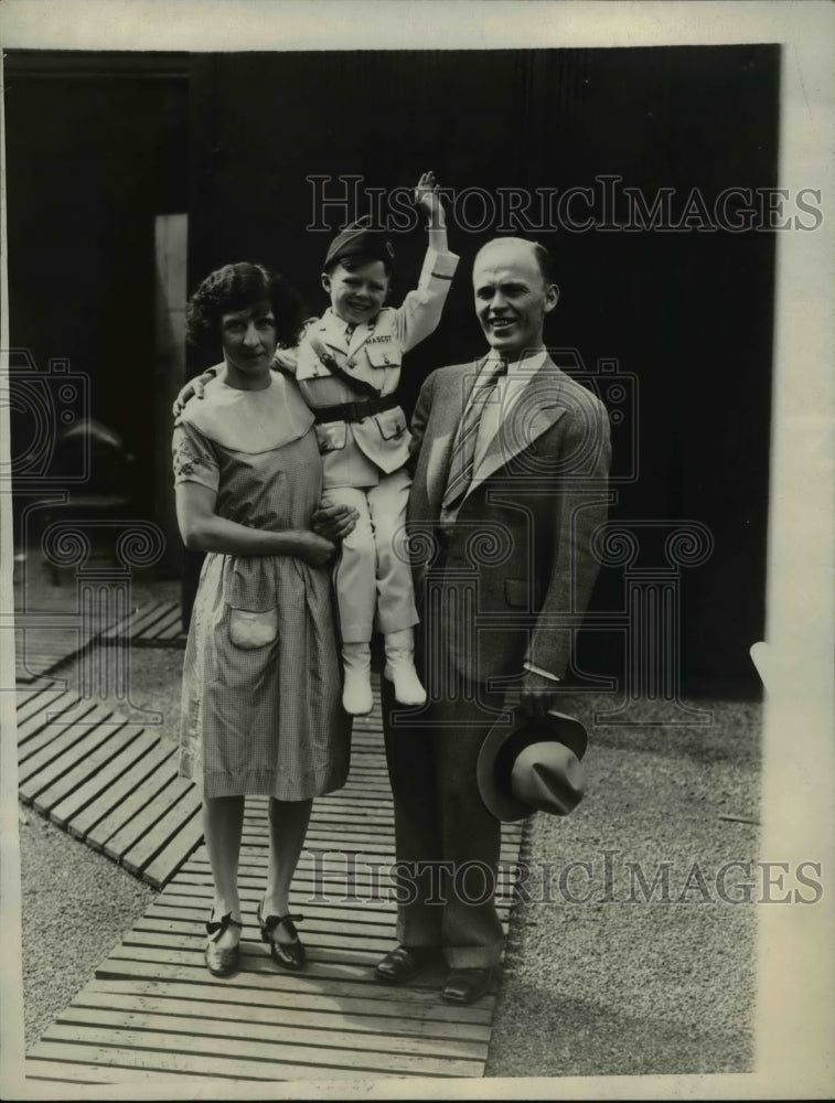 1930 Press Photo Jay Ward Mascot of American Legion at Convention in France