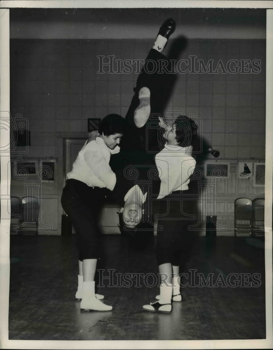1957 Press Photo Kansas City Mo Odd Man Rock Dance John Quijas, Angie Arzola