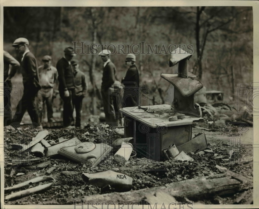 1928 Press Photo Fire wreckage at Ambrose Krafachalln hime - nex20802