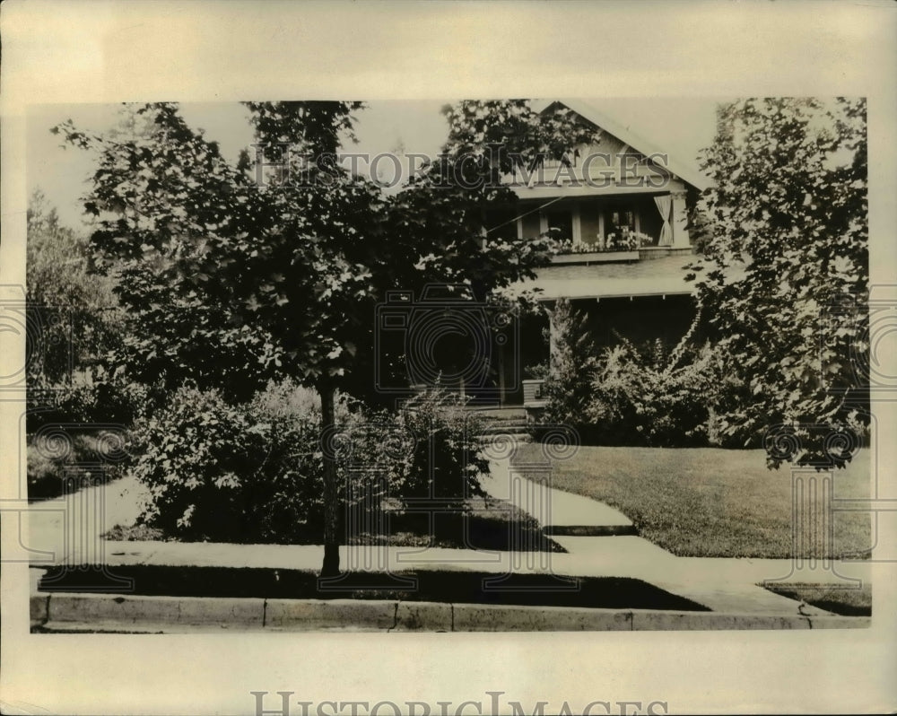 1931 Press Photo Mrs Ehrenburg home & grounds in Spokane Wash - nex20805