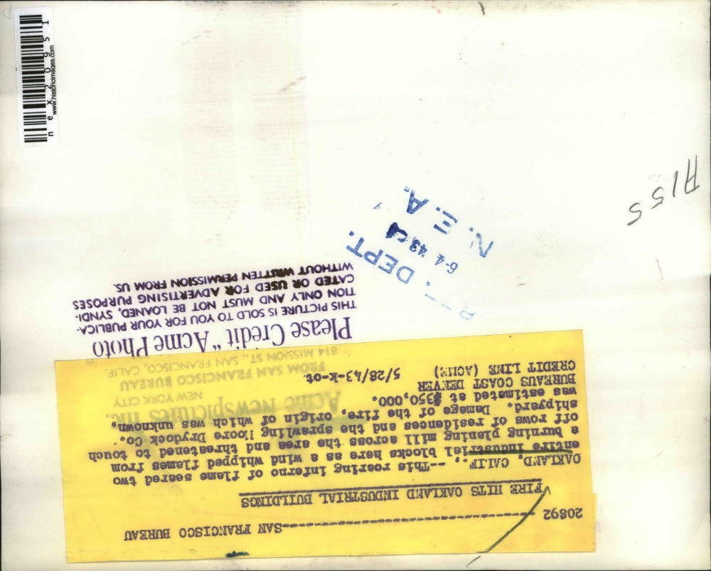 1943 Press Photo Fire Hits Oakland Industrial Buildings