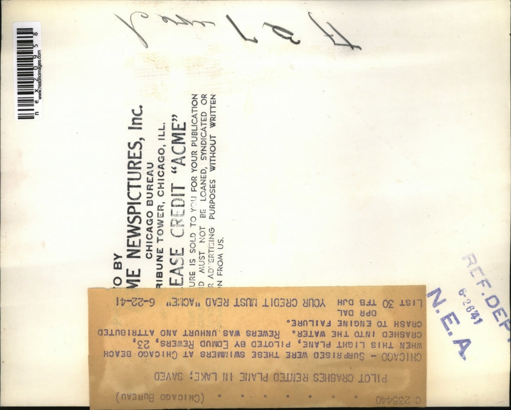 1941 Press Photo Pilot crashes rented plane in Lake