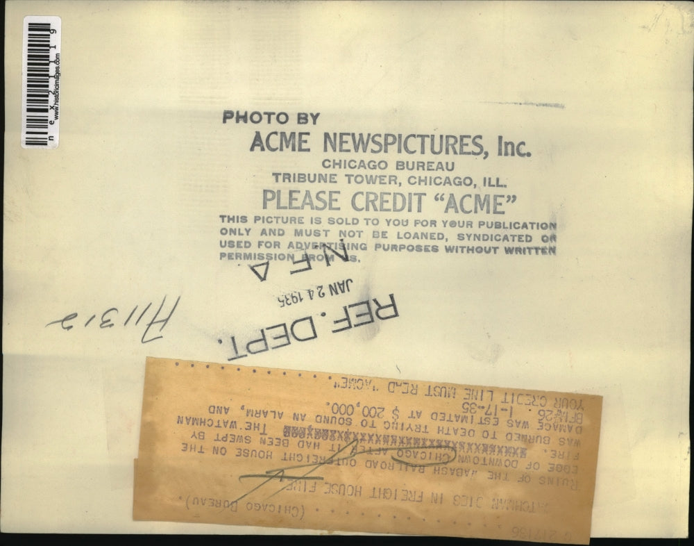 1935 Press Photo Burned ruins of Wabash RR freight house in Chicago