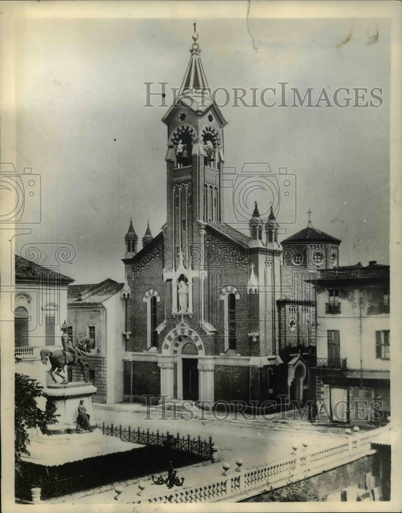 1934 Press Photo Asti Italy Hospital of Santa Chiara cross bleeds real blood