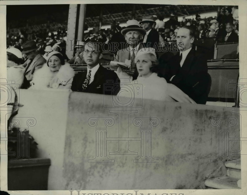 Load image into Gallery viewer, 1933 Press Photo Mrs FV Stoors, Adolph Spreckles, FV Stoors, Mrs Spreckles
