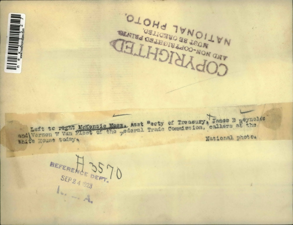 1923 Press Photo Asst Treas Sec M Moss, JB Reynolds & VW Fleet of FTC