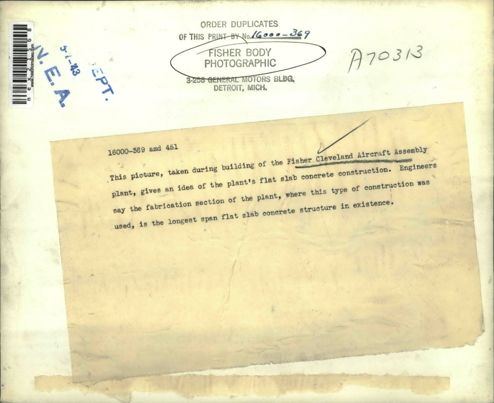 1943 Press Photo Construction of the Fisher Cleveland Aircraft Assembly plant