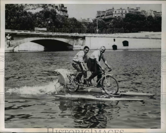 1952 Press Photo Clement Nicolleau (front seat) show his invention