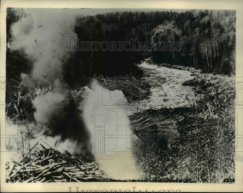 Load image into Gallery viewer, 1934 Press Photo Montreal River in Canada as log jam is blown up
