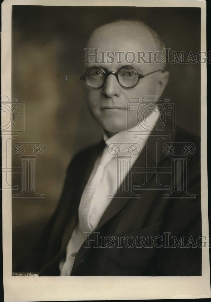 1926 Press Photo Dr Paul R. Heyl of the Bureau of Standards, weighing the Earth