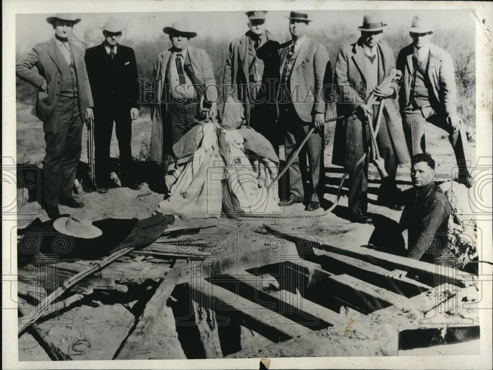 1932 Press Photo Patrolman Jack Farrar found the kidnapped Gordon Sawyer