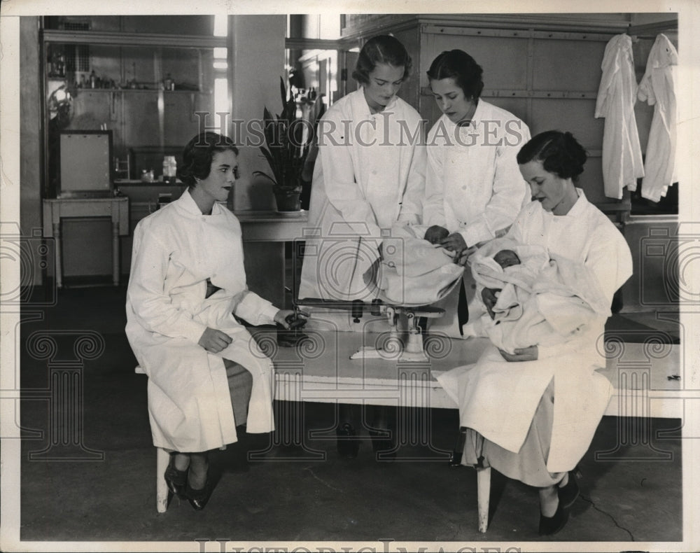 1933 Press Photo H Hanford G Low M McPherson New York Nursery and Child Hospital