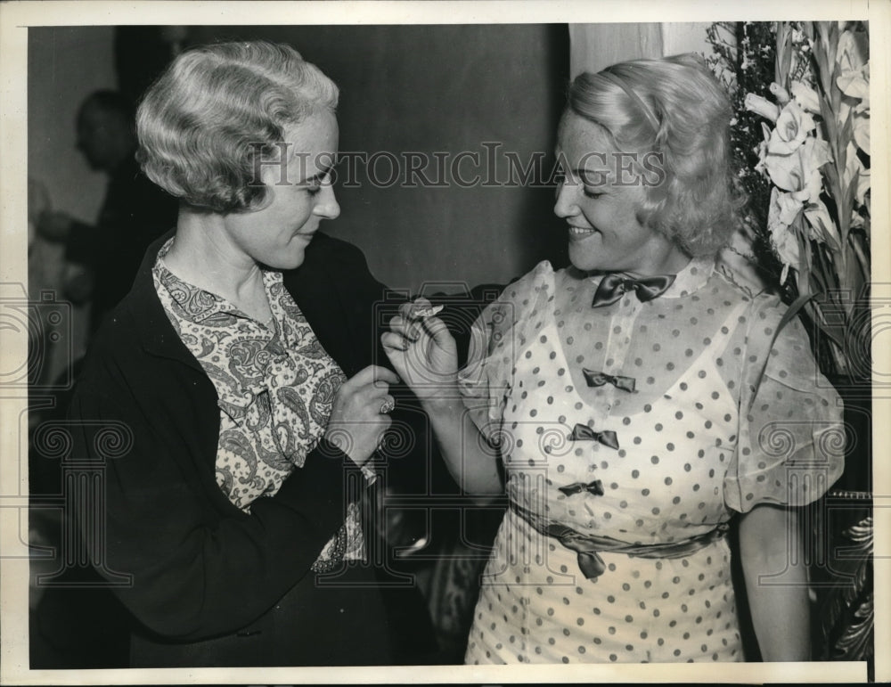 1936 Press Photo Mary McCormic, Opera Star entertained Mrs Delos E. Emmons
