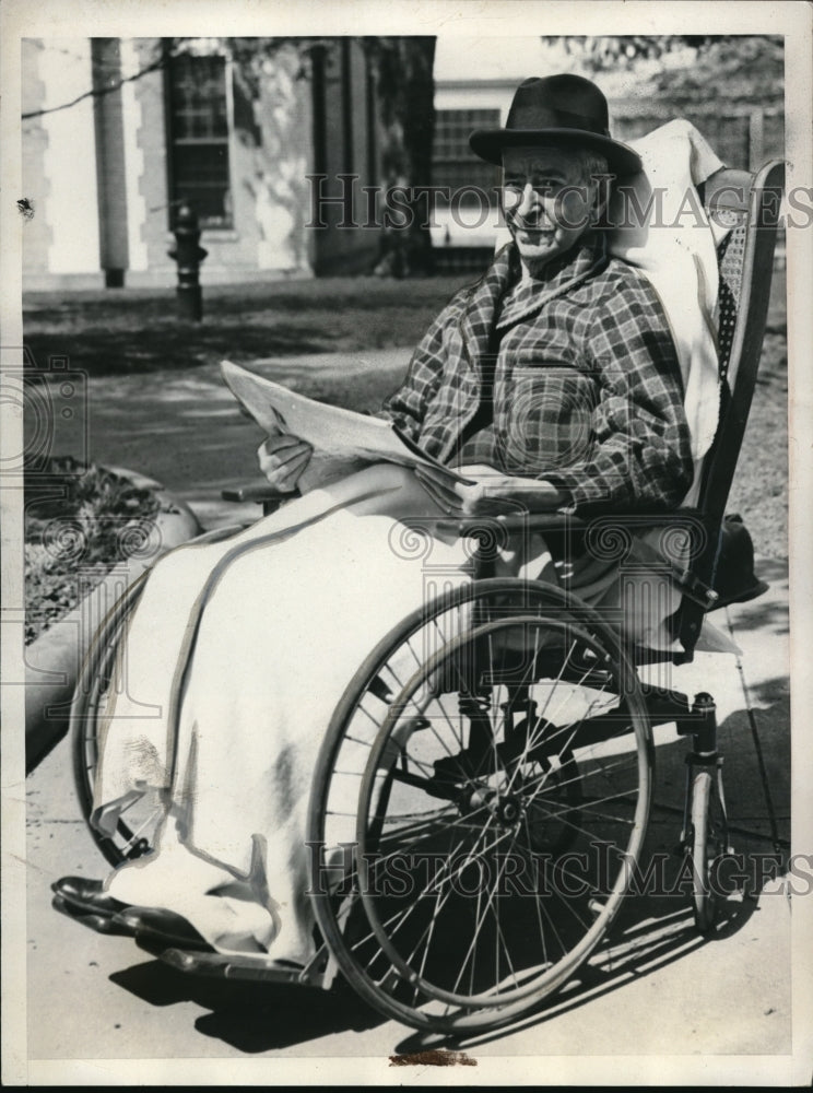 1936 Press Photo Navy Secretary Claude Swanson in Wheelchair US Naval Hospital