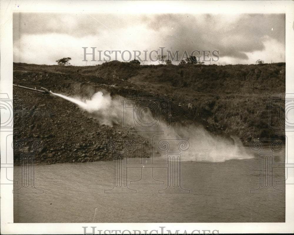 1941 Press Photo Dredging ops to clear path for the Panama Canal