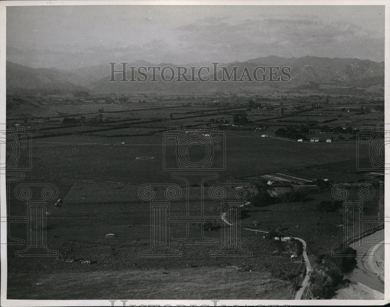 Load image into Gallery viewer, 1940 Press Photo New Zealand farms sen in an air view
