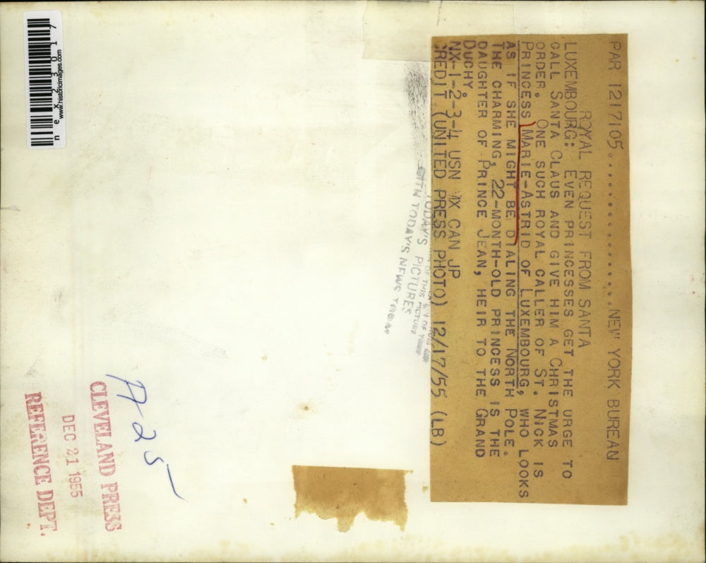 1955 Press Photo little Princess Marie-Astrid of Luxembourg calls Santa