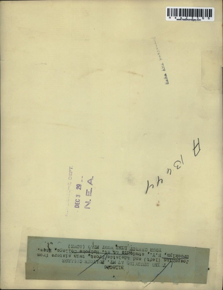 1929 Press Photo Josephine & Adelaide Frost at Mt Holyoke College Mass