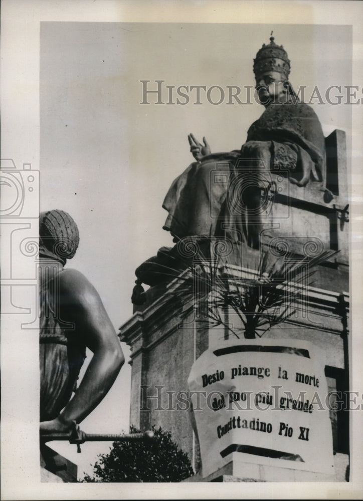1939 Press Photo Desio Italy statue of Pope Pius XI in his native city