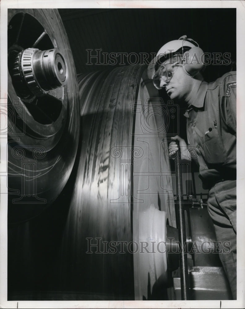Load image into Gallery viewer, 1966 Press Photo General Electric variable spped drives at Industrial factory
