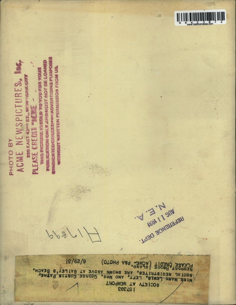 1931 Press Photo Mary Lewis & Mrs George E Patne at Baileys Beach R.I.