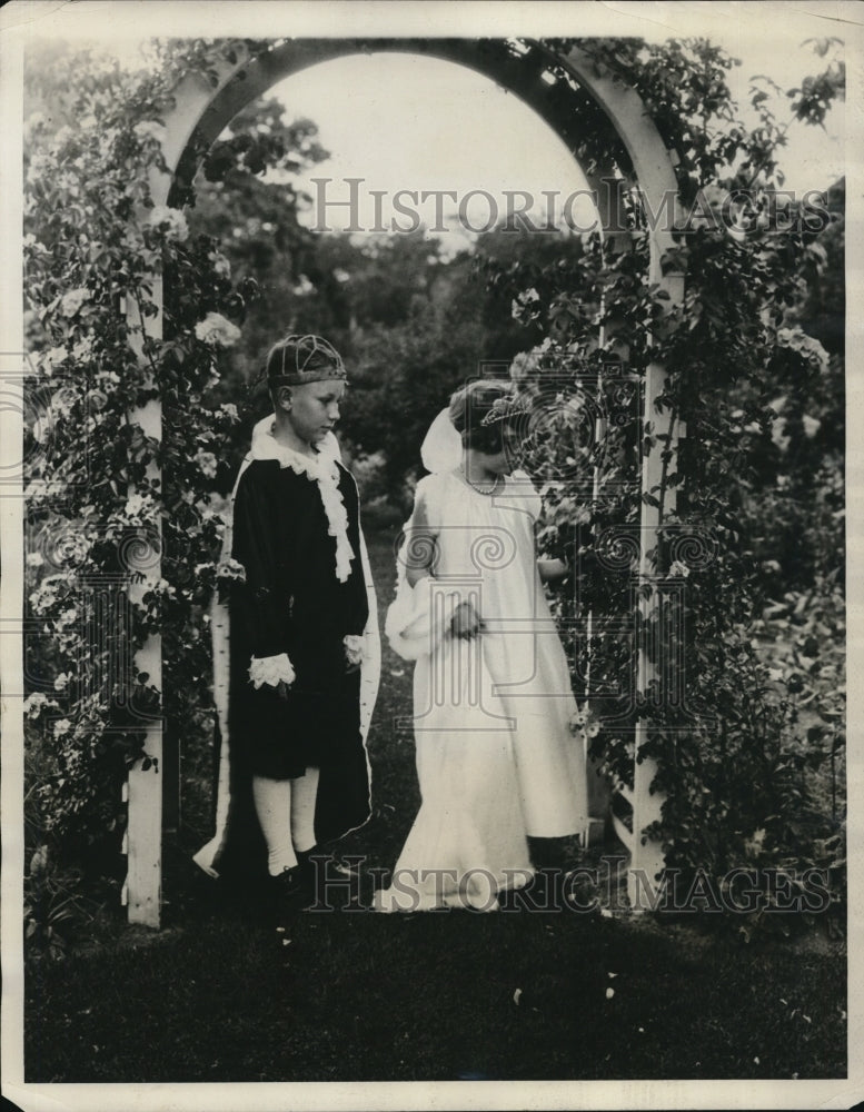 1931 Press Photo Albert Linnell, Ruth Starmer, Prince &amp; Princess Children Parade