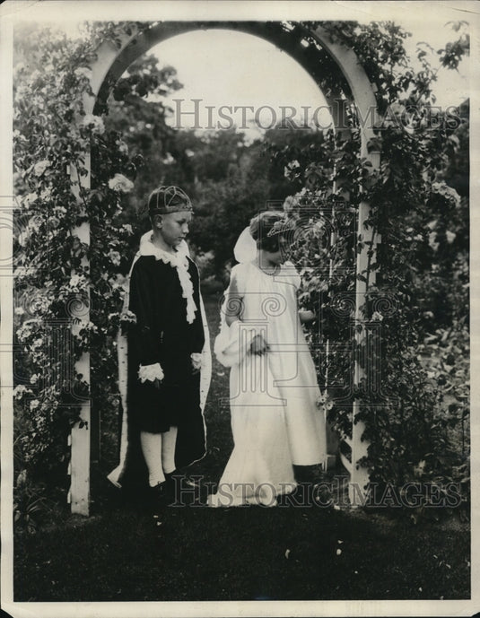 1931 Press Photo Albert Linnell, Ruth Starmer, Prince & Princess Children Parade