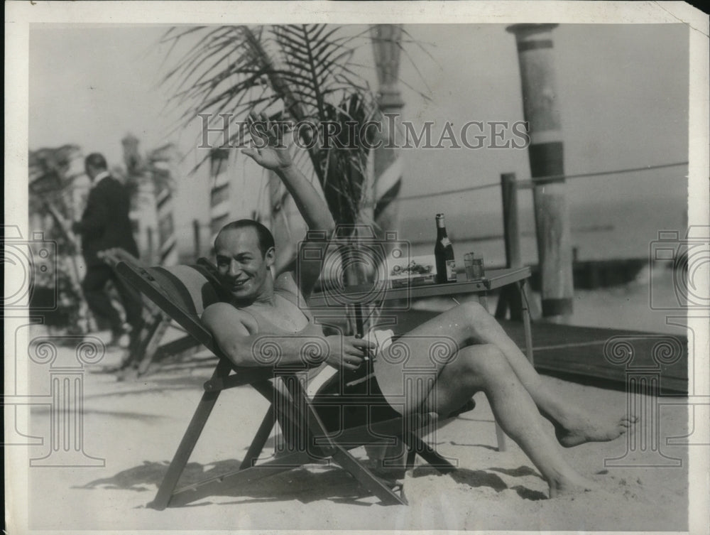 1931 Press Photo Ted Husing CBS Announcer at Miami Beach Florida