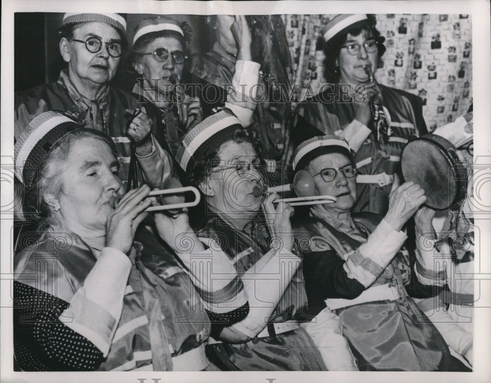 1954 Press Photo London Elton Follies, Mrs Watson,