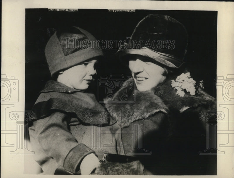 Load image into Gallery viewer, 1927 Press Photo Mrs. W.T. Goodwin, Mary Lousa Seattle Chinese Mobs
