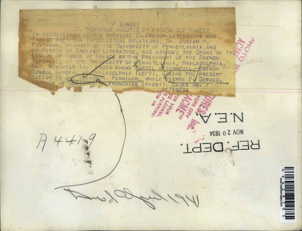 1934 Press Photo MArcel de Vernhill gives medal to Dr Josiah Penniman